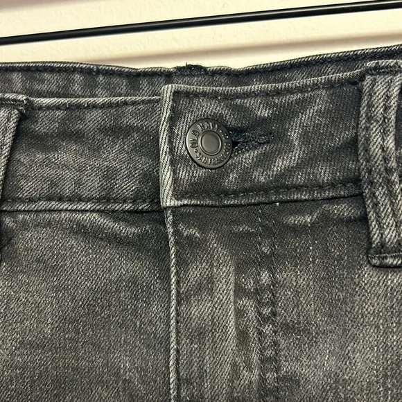 Old Navy Denim Mini Skirt - Picture 2 of 5